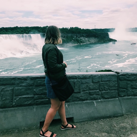 Meet your Posher, Shannon - Picture 1 of 1